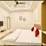 Hotel Shree ! Madhav Stay Palace Near Kashi Vishwanath Temple - Fully Air Conditioning - Best Hotel In Varanasi